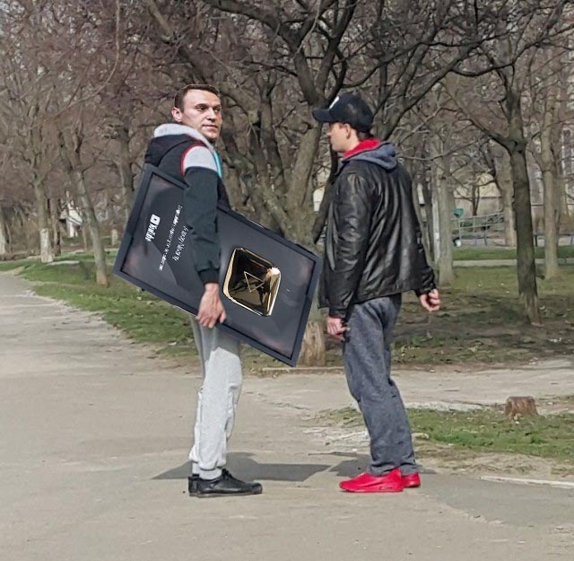 Кто знает, что это за модель смартфона?