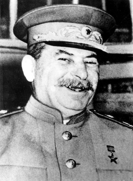 Жителя Санкт-Петербурга задержали из-за надписи на пиджаке «Путина под трибунал»