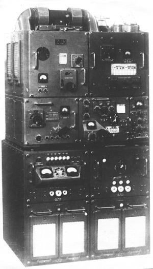 Мужик почтой отправил в США технику для Минобороны - радиостанцию для авианаводчиков Р-853В1
