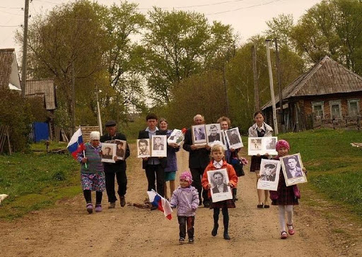 Девочку из Екатеринбурга, которую назвали "лицом протеста", вызвали в полицию.