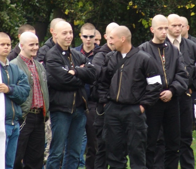 Мигранты снова жестоко избили парня в московском метро