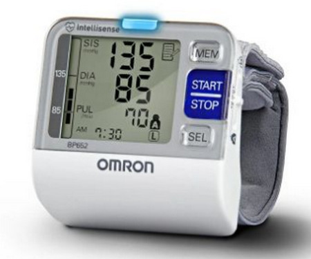 Парень откопал часы Casio BP-300 со встроенным тонометром