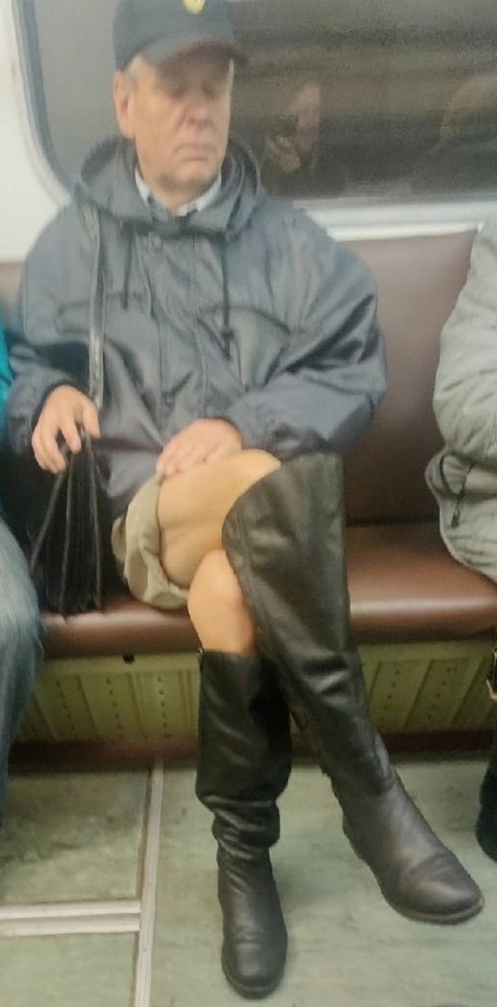 Модники из нашего метро на этот вторник