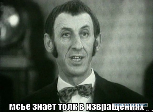 Телка с сиськами без лифчика 18+