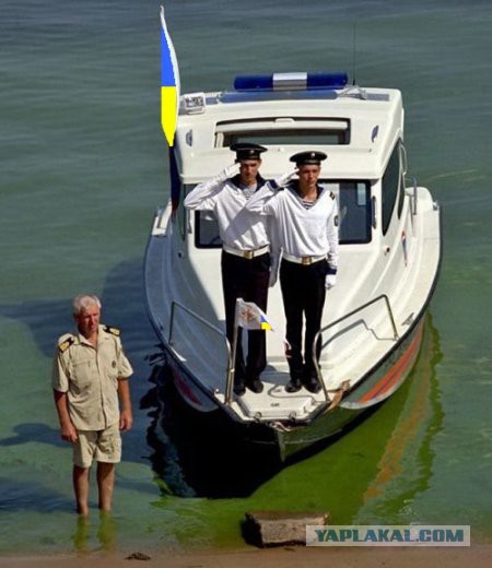 В Крыму захвачены Совмин и Верховная рада, официальных заявлений еще не было