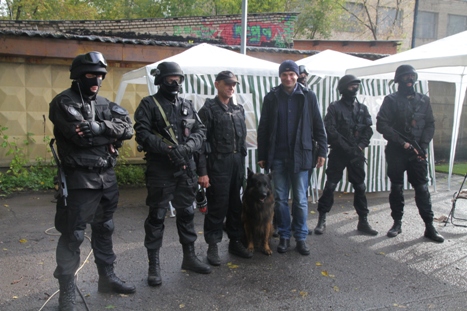 В Омске догхантеры отравили собак, гулявших с хозяевами