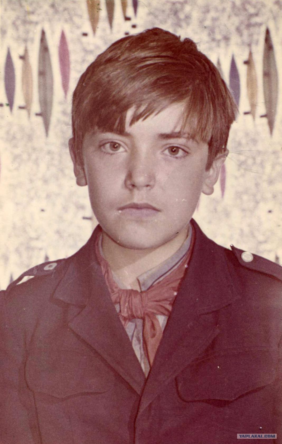 Симпл в детстве школьник