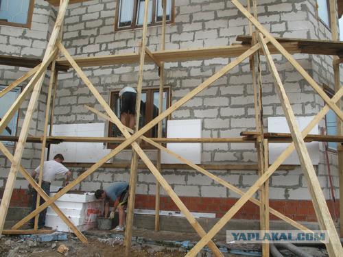 Как правильно утеплить свой дом и при этом облицевать его искусственным камнем