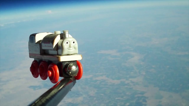 НЛО обгоняющий Airbus А330, видео от пассажирки лайнера