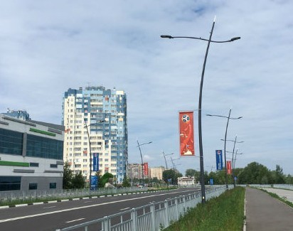 Новые фонари в парке Маяковского в Екатеринбурге выглядят как кладбищенские кресты