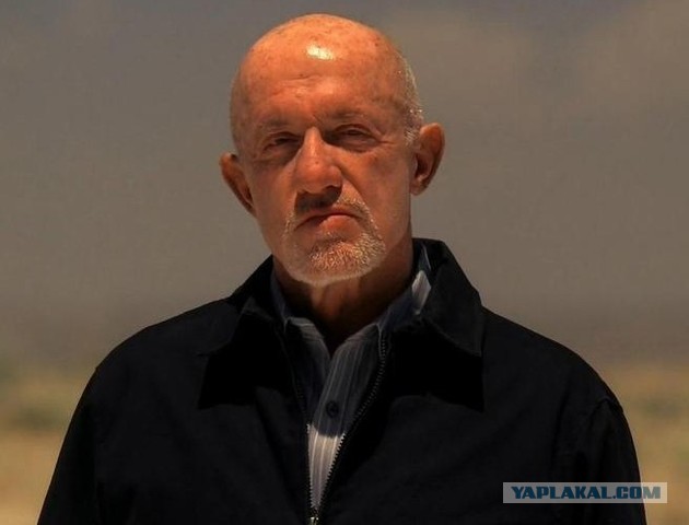 Пробежался по крышам автомобилей ради двух ТП