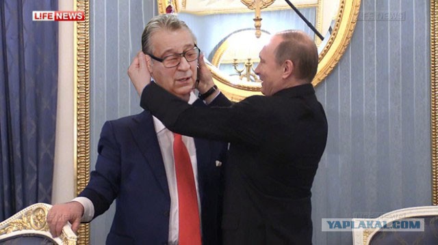 Где-то я его уже видел