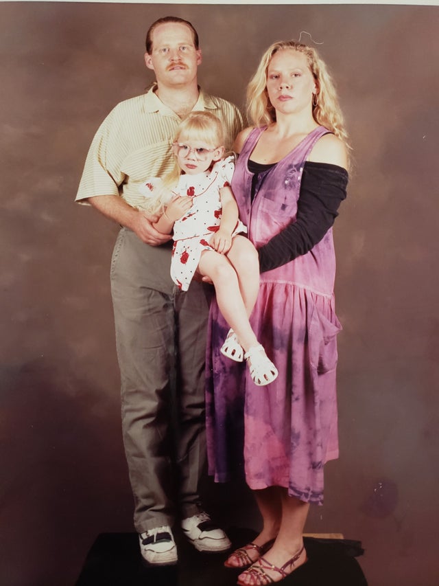 Странные семейные фотографии, которые хочется спрятать подальше и забыть, как страшный сон
