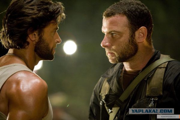 Известный актер Лив Шрайбер на красной дорожке во время очередной премьеры