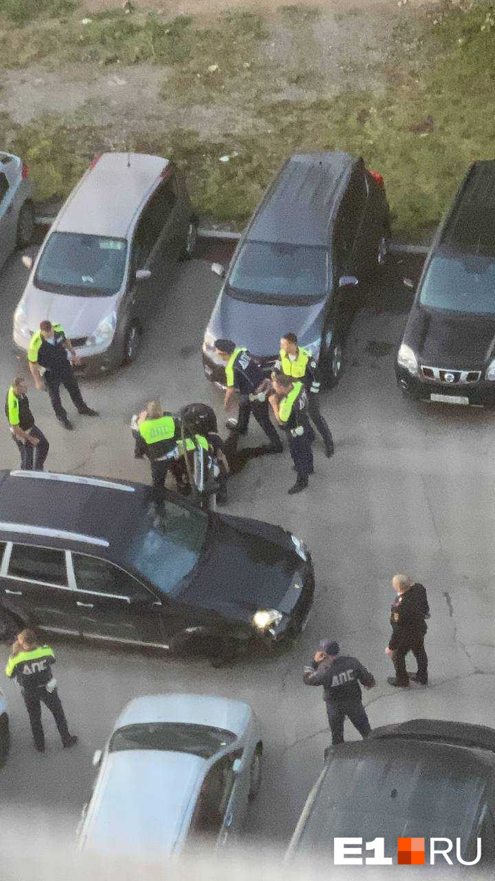 Фото в полиции в машине