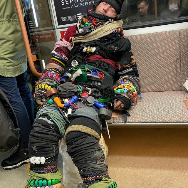 Свежие модники из метрополитена