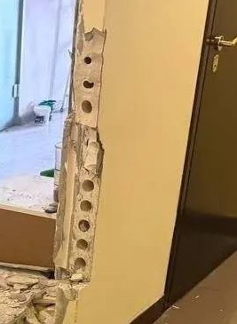 В Одинцово произошёл взрыв в квартире жилого дома — обломки повредили припаркованные у дома машины