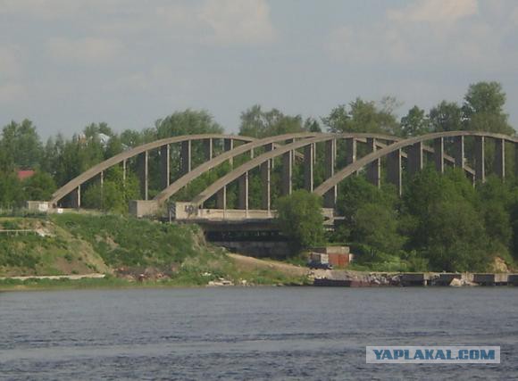 Кто построил Александровскую колонну