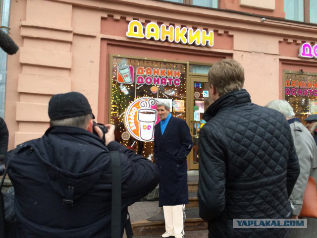 Джон Керри прогулялся по Арбату