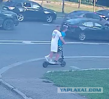 Электросамокат в руках дебилов - зло!