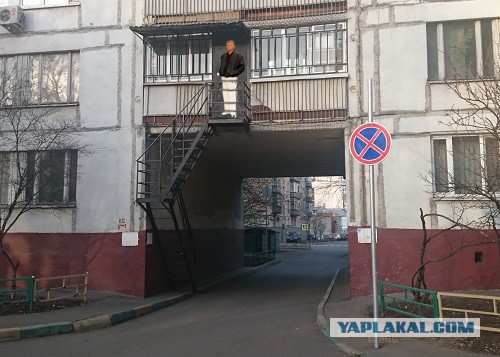 Персональный вход в квартиру на втором этаже