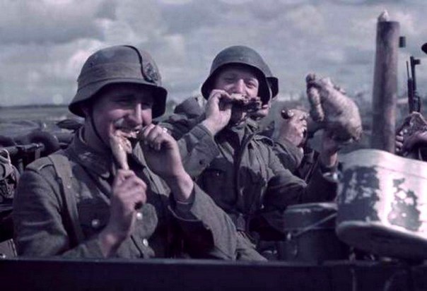 Еда на фронте и в тылу: чем питались, как и из чего готовили в ВОВ