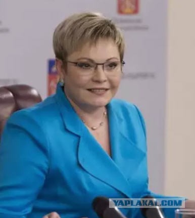 Кто ж её снимет,она же...