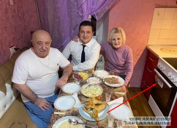 Зеленский приехал в родной город "Кривбасс, папа, мама"