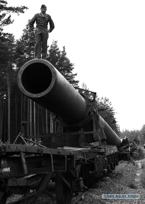 Почему Гитлер ругал своих солдат за обстрел советского склада боеприпасов царь-пушкой "Дора"