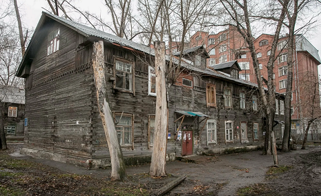 Мы не сворачивали не туда. Мы всегда так жили