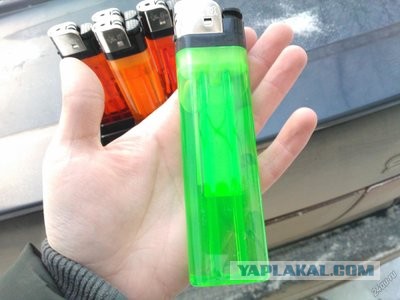 Хлопок в салоне автомобиля