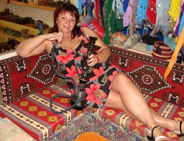 А вот простые женщины. Без всяких там, этих... гламуров разных