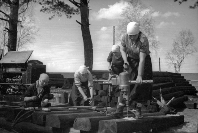 Фотографии из прошлого нашей страны - 33