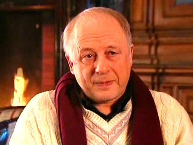 Побрился налысо, стал успешным актером и 20 лет в браке с коллегой по цеху: Как живет Кирилл Полухин