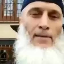Среди итальянок, как и среди француженок, распространилась мода на ручных свинок.
