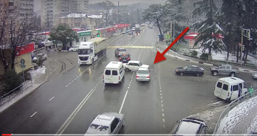 "Лада" выкинула водителя и сама припарковалась после аварии