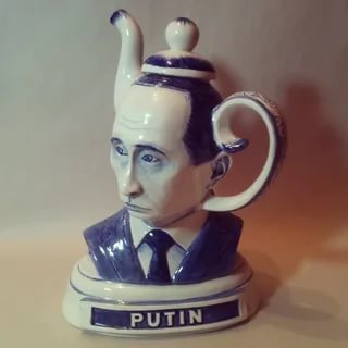 В Бишкеке установили памятник Путину