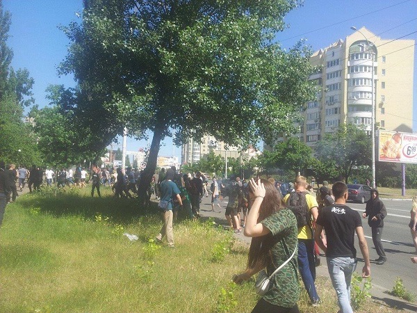 Во дворах участников Марша равенства ждали