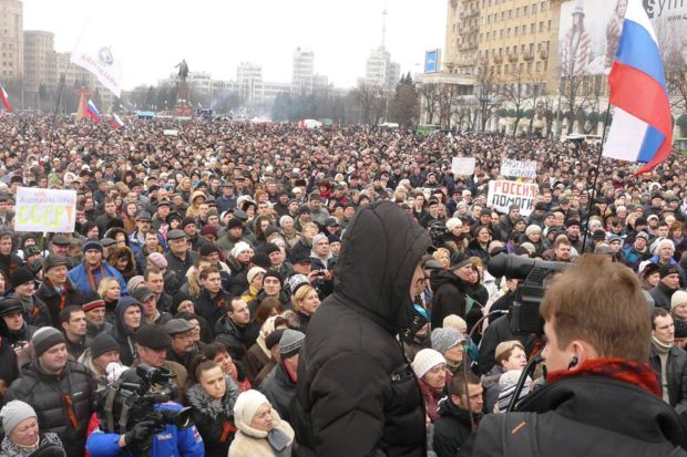 В Харькове сегодня скинули памятник Жукову