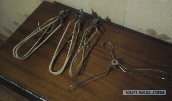 Вешалка для узких шкафов