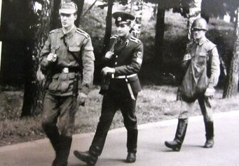 А давайте в честь праздника, выкладывать свои армейские фотки уважаемые яповцы