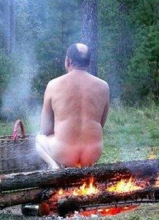 В Волгограде сожгли люксовую иномарку