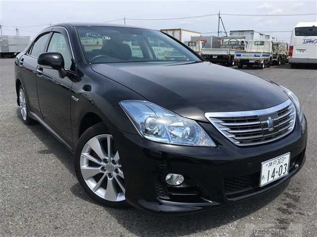 Объявлены российские цены Toyota Camry нового поколения
