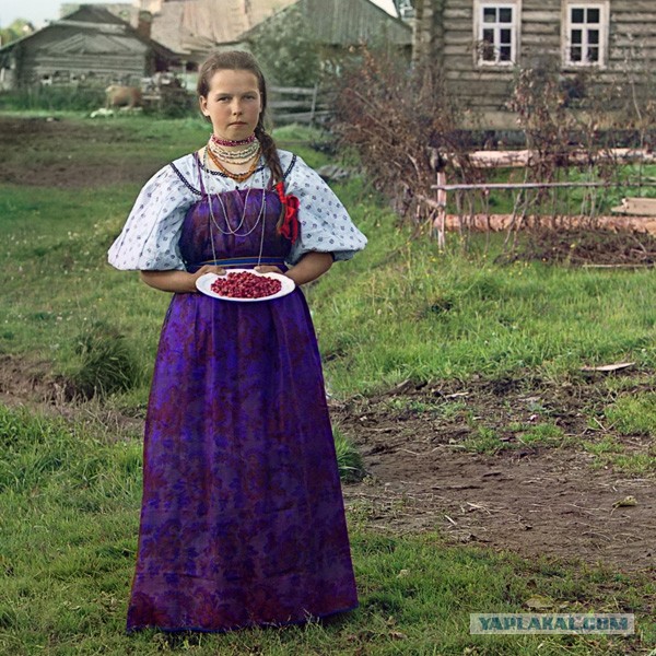 Нейросеть Deep Nostalgia создали для «оживления» старых фото. Вместо этого в соцсетях «оживляют» мемы