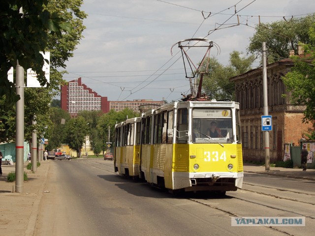 Теплые «ламповые» фотографии с автомобилями прошлого