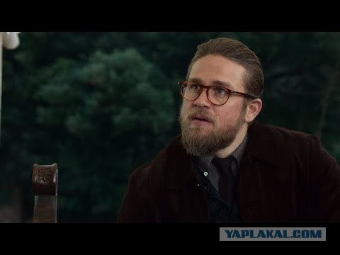 Тебе что жалко конфетку ребенку?