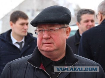 Мошенник с планшетом вымогает деньги с автомобилистов