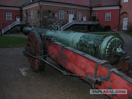 Трофеиные пушки И.Грозного в Швеции (9 фото)