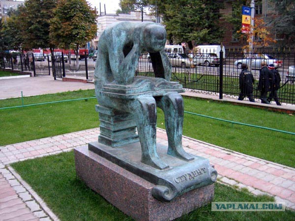 Необычные статуи мира