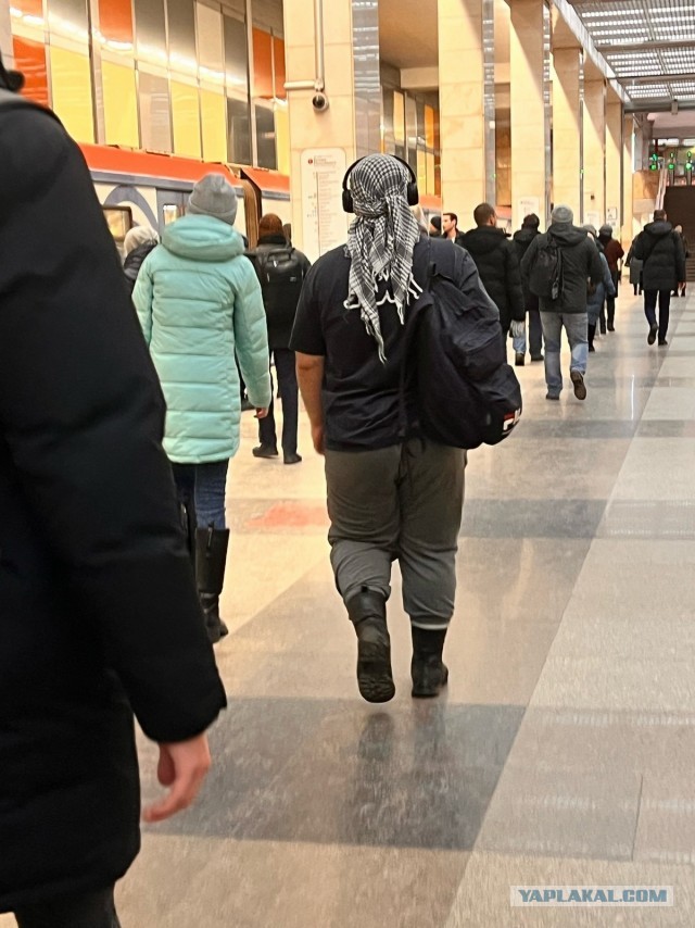 Модники из российского метрополитена